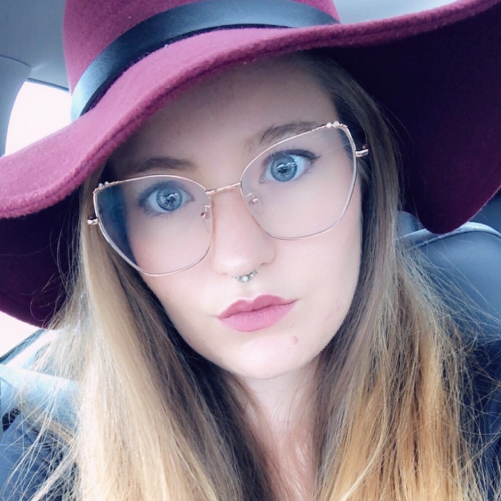 Meet your Posher, Samantha